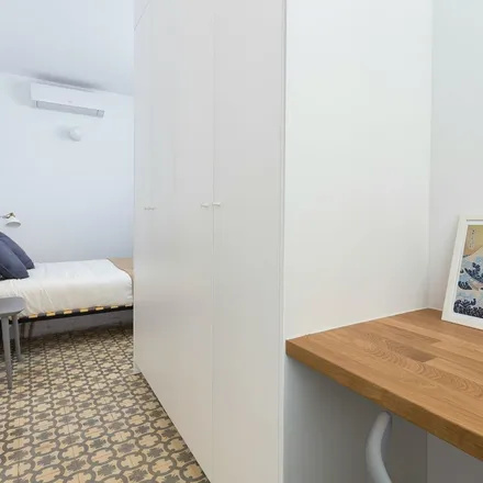 Rent this 2 bed apartment on Carrer de l'Hospital in 08001 Barcelona, Spain