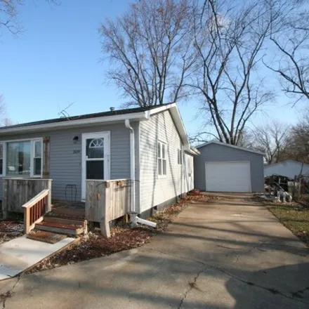 Buy this 3 bed house on Dee-Mack High School in Fourth Street, Mackinaw