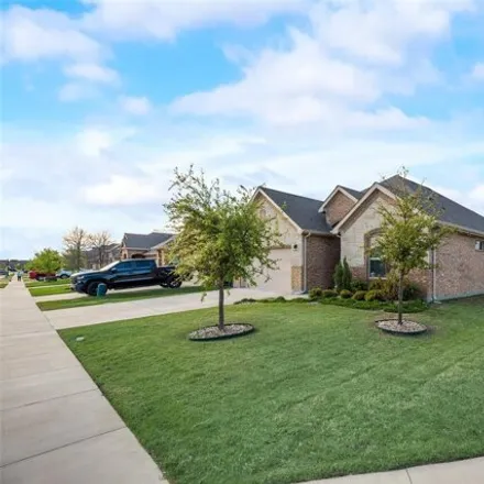 Buy this 3 bed house on 196 Wagon Wheel Drive in Waxahachie, TX 75167