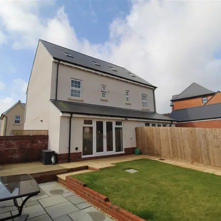Image 4 - Redhills, Exeter, EX4 2NG, United Kingdom - Townhouse for rent