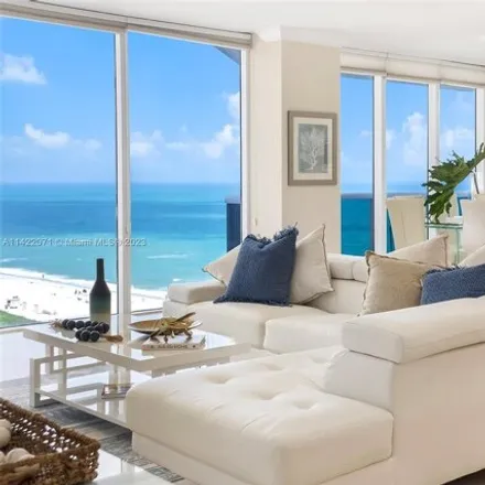 Buy this 3 bed condo on Green Diamond Condominium in 4775 Collins Avenue, Miami Beach