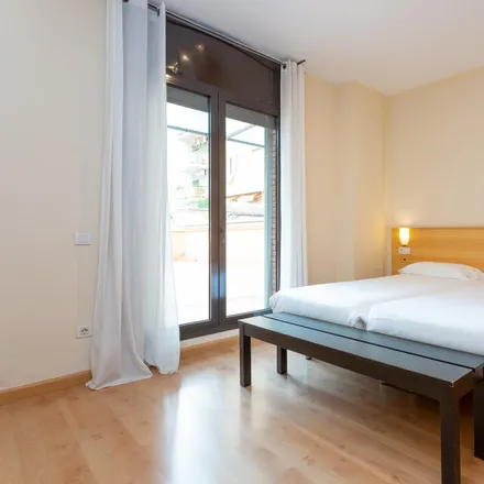 Rent this 2 bed apartment on Disfrutar in Carrer de Villarroel, 163
