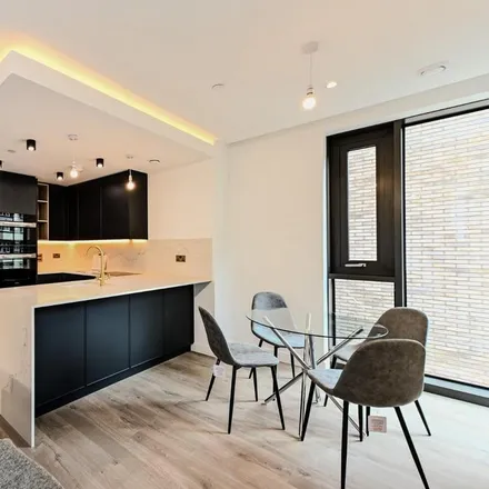 Rent this 2 bed apartment on Siena House in Macclesfield Road, London
