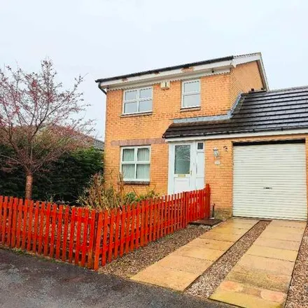 Buy this 3 bed house on Field Head Way in Calderdale, HX2 9LX