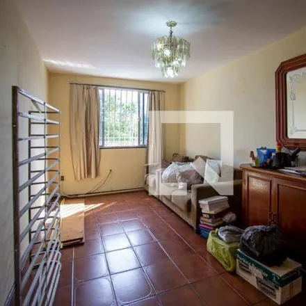 Rent this 2 bed apartment on Travessa Francisco Malafaia in Vila Yara, São Gonçalo - RJ