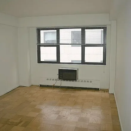 Rent this 1 bed apartment on Dag Hammarskjold Plaza Greenmarket in Dag Hammarskjold Plaza, New York