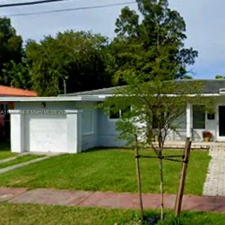 Rent this 3 bed house on 945 South Shore Drive in Isle of Normandy, Miami Beach