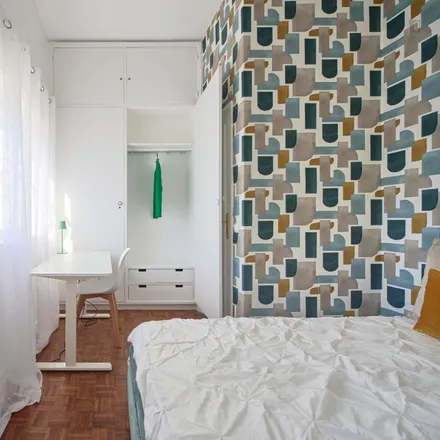 Rent this 7 bed room on Avenida Defensores de Chaves 83 in 1000-120 Lisbon, Portugal
