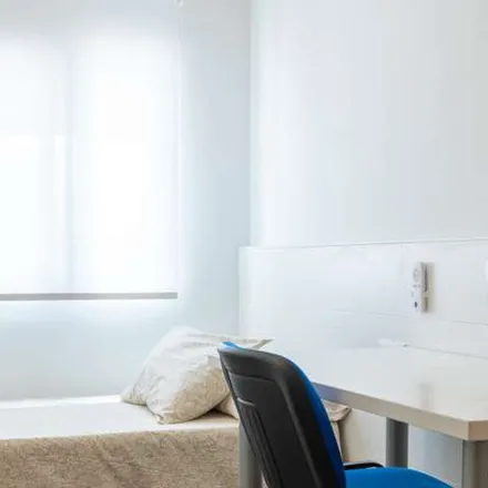 Rent this 4 bed apartment on Carrer de Misser Rabassa in 27, 46007 Valencia