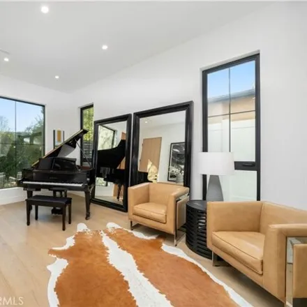 Image 3 - Studio City Public Parking, Valleyheart Drive, Los Angeles, CA 91604, USA - House for sale