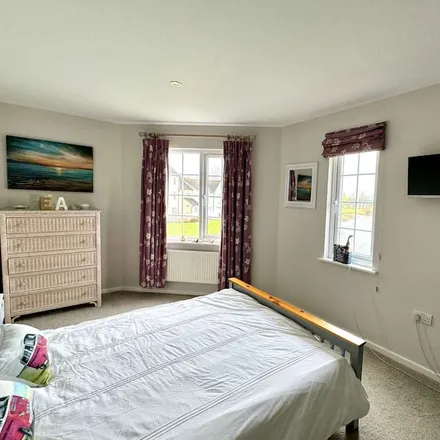 Image 5 - South Cerney, GL7 5TJ, United Kingdom - House for rent