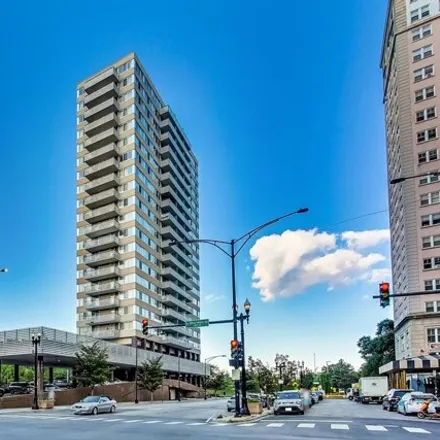 Buy this 1 bed condo on 5601 North Sheridan Road in Chicago, IL 60626