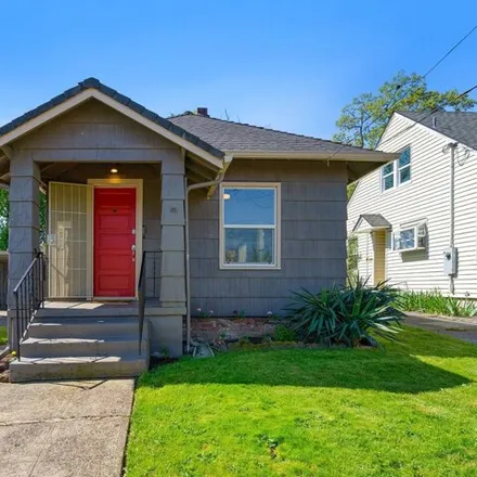 Buy this 1 bed house on 832 North Stafford Street in Portland, OR 97217