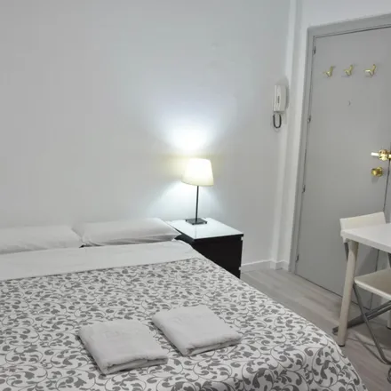 Image 2 - Casa de México, Calle de Alberto Aguilera, 20, 28015 Madrid, Spain - Apartment for rent