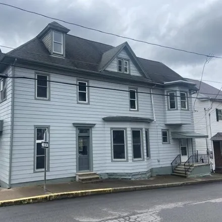 Rent this 4 bed house on 388 East Cameron Street in Shamokin, PA 17872