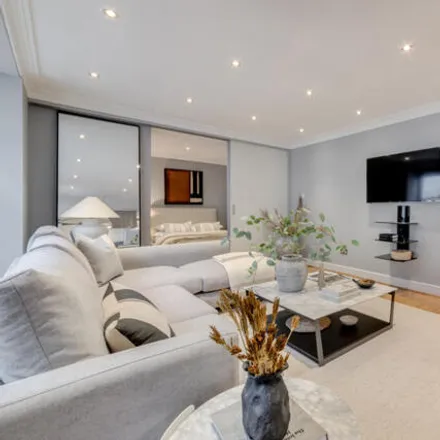 Image 4 - Bristol House, 80A Southampton Row, London, WC1B 4BA, United Kingdom - Apartment for sale