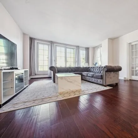 Image 1 - West Shearwater Court, Jersey City, NJ 07305, USA - Condo for sale