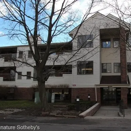 Rent this 2 bed condo on 30450 Orchard Lake Rd Unit 69 in Farmington Hills, Michigan