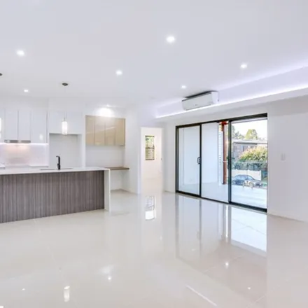 Image 3 - 26 Winchester Street, Hamilton QLD 4007, Australia - Apartment for rent