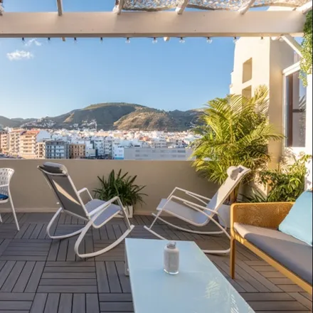 Rent this 2 bed apartment on Parking El Mercado in Plaza Primero de Mayo, 38003 Santa Cruz de Tenerife