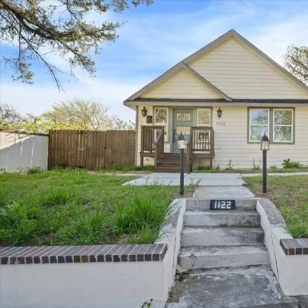 Rent this 3 bed house on 1122 South Oak Cliff Boulevard in Dallas, TX 75208