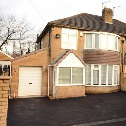 Buy this 4 bed duplex on Hollin Hill Avenue in Leeds, LS8 2PP