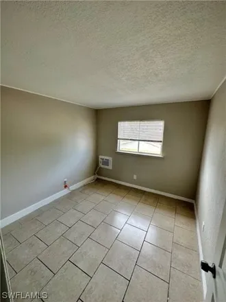 Image 7 - 2492 Stella Street, Fort Myers, FL 33901, USA - Condo for rent