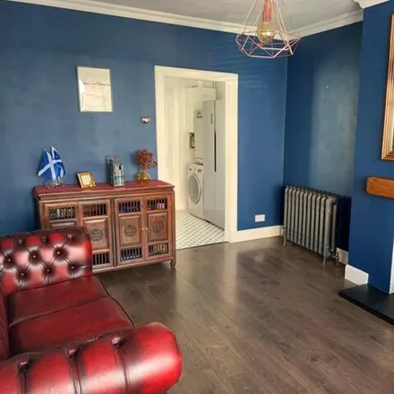 Rent this 2 bed townhouse on 26 Bellevue Gardens in City of Edinburgh, EH7 4JX