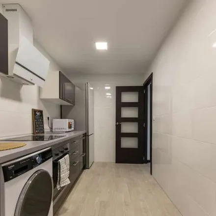 Image 5 - Carrer de Josep Aguirre, 40, 46011 Valencia, Spain - Apartment for rent