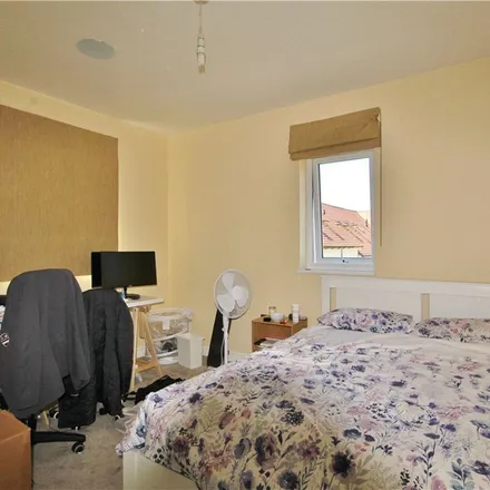 Image 6 - 6 Sopwith Way, Addlestone, KT15 2FT, United Kingdom - Apartment for rent