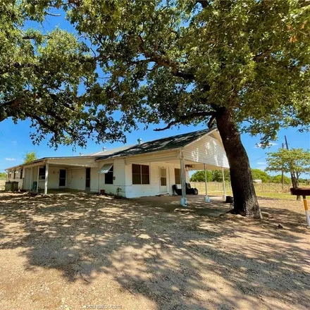 Image 2 - 960 Gassaway Avenue, Lott, Falls County, TX 76656, USA - House for sale