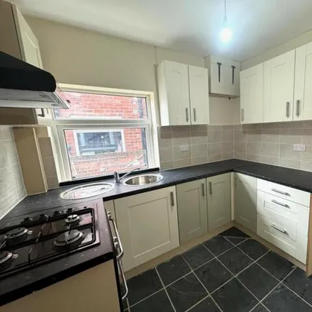 Image 2 - Lincoln Street, Maltby, S66 7LW, United Kingdom - Townhouse for rent