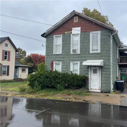 Buy this 4 bed duplex on 3021 Pine Avenue in Erie, PA 16504