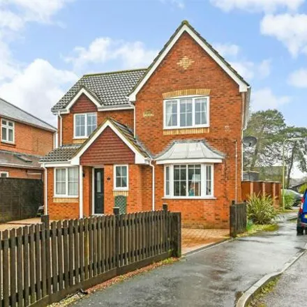 Buy this 4 bed house on 1 Kirk Gardens in Hounsdown, SO40 9UZ