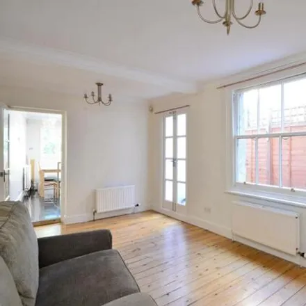 Image 2 - 25 Kingscliffe Gardens, London, SW19 6NR, United Kingdom - Apartment for sale