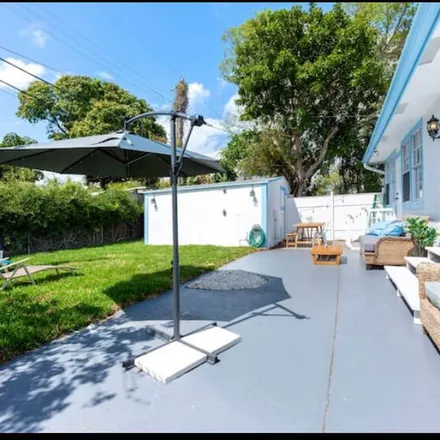 Image 2 - 6211 Lake Avenue, West Palm Beach, FL 33405, USA - Apartment for rent