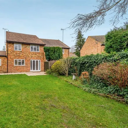 Rent this 4 bed house on Snows Ride Farm in Chewter Lane, Windlesham