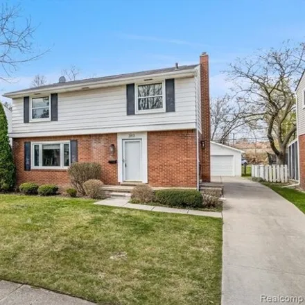 Buy this 4 bed house on 3135 Ferncliff Avenue in Royal Oak, MI 48073