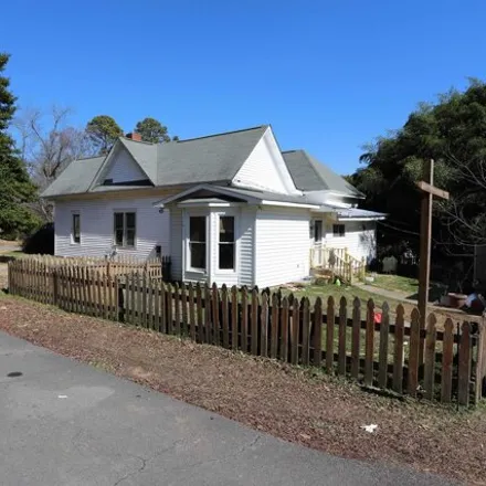Buy this 2 bed house on 86 North 5th Avenue in Menlo, Chattooga County