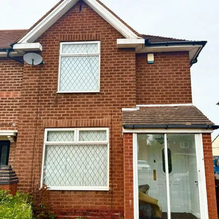 Rent this 3 bed apartment on Wyndhurst Road in Stechford, B33 9JN