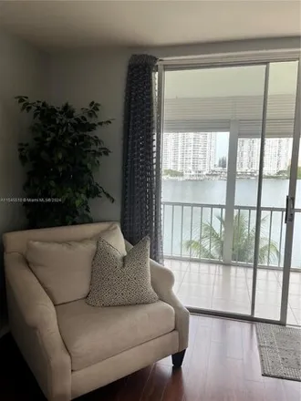 Image 4 - 2930 Point East Drive, Aventura, FL 33160, USA - Condo for rent