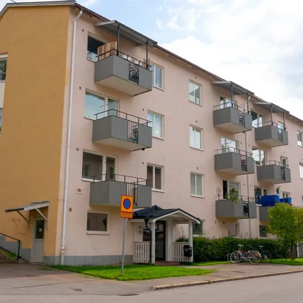 Rent this 3 bed apartment on Västra Bergsgatan in 573 32 Tranås, Sweden