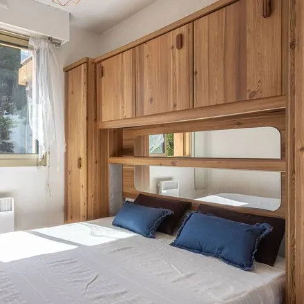 Rent this 1 bed apartment on Mairie d'Hyères in Avenue Joseph Clotis, 83400 Hyères
