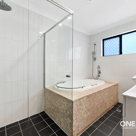 Image 1 - Longstaff Avenue, Chipping Norton NSW 2170, Australia - Apartment for rent