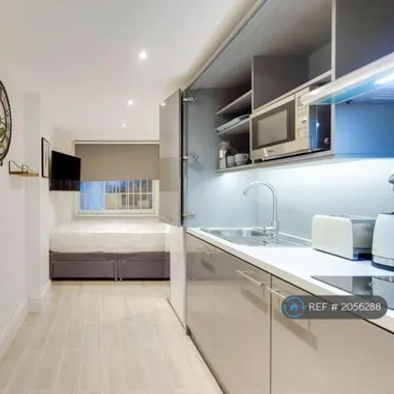 Rent this studio apartment on 189 Gloucester Place in London, NW1 6BU