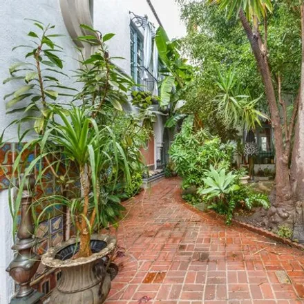 Image 4 - Patio Del Moro, Fountain Avenue, West Hollywood, CA 90046, USA - Townhouse for rent