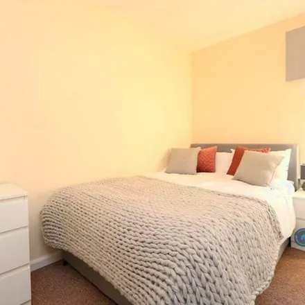 Rent this 2 bed apartment on The Book Nook in 24 Upper Craigs, Stirling