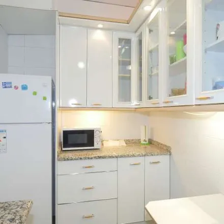 Image 4 - Carrer de Villarroel, 221, 08036 Barcelona, Spain - Apartment for rent
