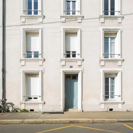Image 1 - Rennes, Ille-et-Vilaine, France - Apartment for rent