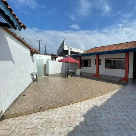 Buy this 3 bed house on Rua Arco Irís in Balneário Itaguaí, Mongaguá - SP